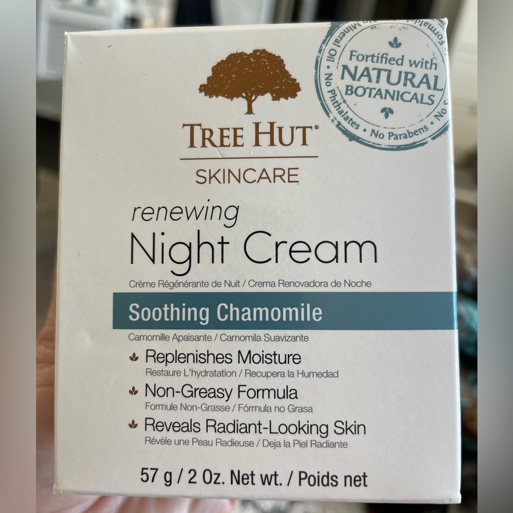 NIB Tree Hut renewing Night Cream with Soothing Chamomile
